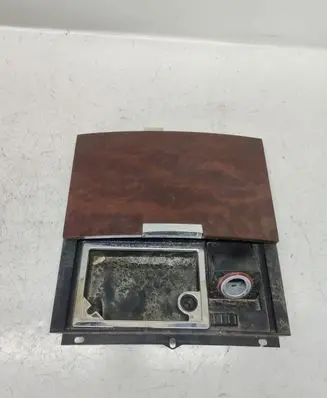 Volkswagen Touareg I Ashtray (front) 
