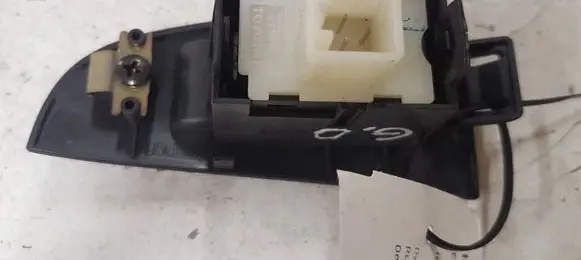 Toyota Avensis T250 Electric window control switch 7427105020