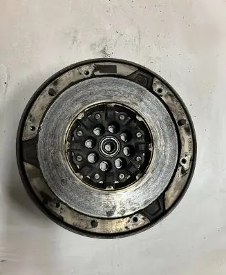 BMW 4 F36 Gran coupe Dual mass flywheel 8605090