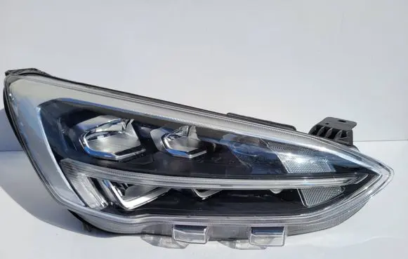 Ford Focus Headlight/headlamp JX7B13E014AE