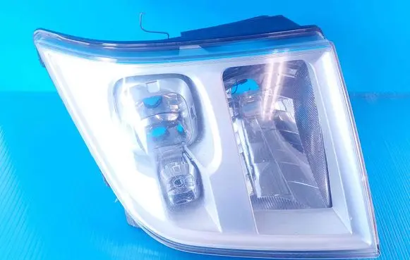 Ford Transit Headlight/headlamp 10100748