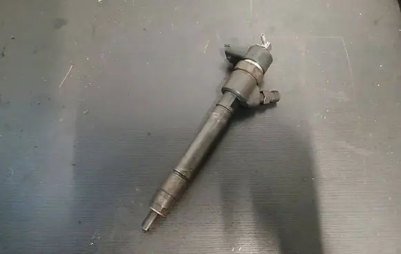Fuel injector