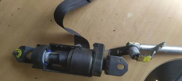 Volvo XC70 Front seatbelt 6075637R0A