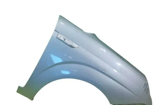 SsangYong Rodius Fender PRZOD PRAWY
