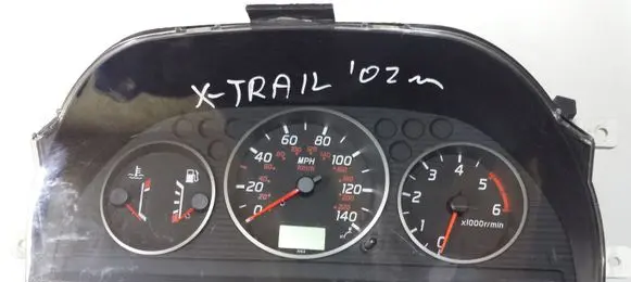 Nissan X-Trail T30 Speedometer (instrument cluster) 8H70575 38270009