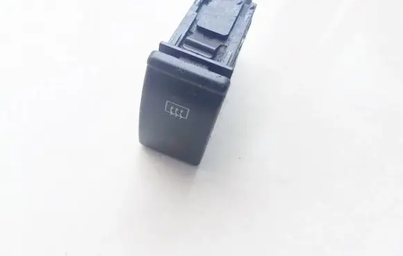 Hyundai Lantra II Windscreen/window heater switch
