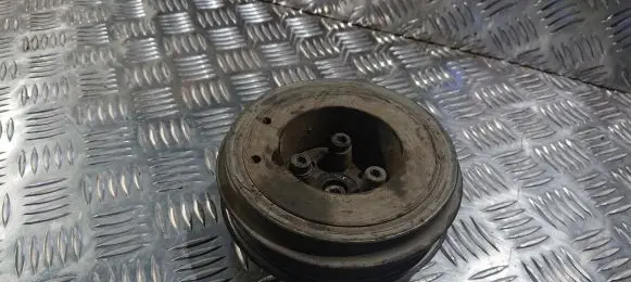 Volkswagen Golf IV Crankshaft pulley
