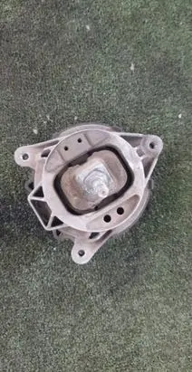 BMW 4 F32 F33 Engine mount bracket 6787659