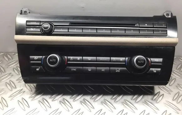 BMW 5 F10 F11 Climate control unit 9353596 935359601