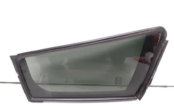 Nissan Leaf I (ZE0) Rear side window 822723NF0A 43r001595