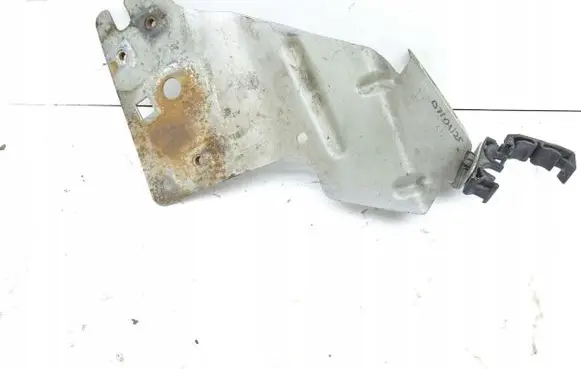 Maserati Ghibli Fender mounting bracket