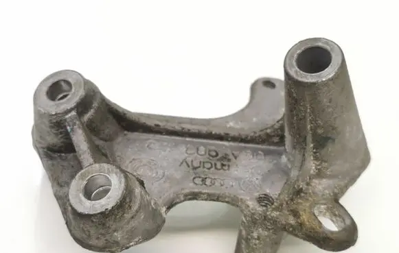 Volkswagen Golf V Engine mounting bracket 06A903103