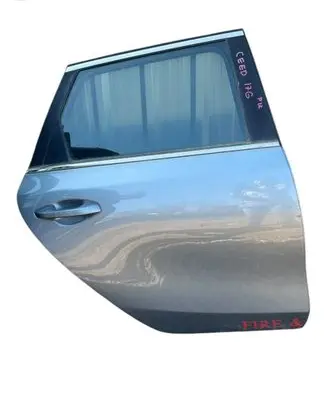 KIA Ceed Rear door