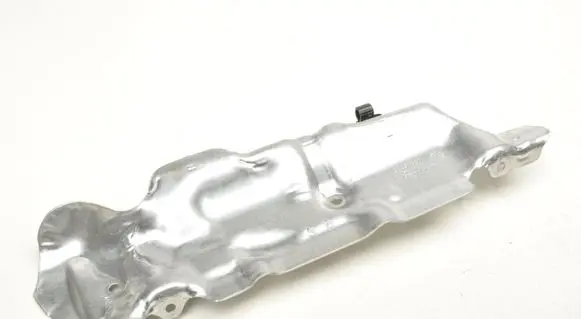 Volvo XC40 Heat shield in engine bay 32397650