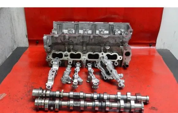 Lexus UX Engine head 