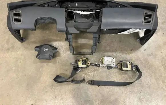 Nissan Primera Airbag set with panel 68200AV600 98820AV200 86885AV710