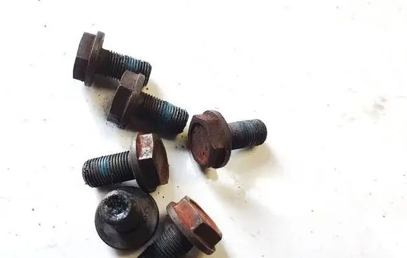 Volkswagen PASSAT B4 Nuts/bolts 