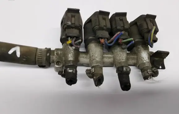 Saab 9000 CS LP gas injector 67R014430