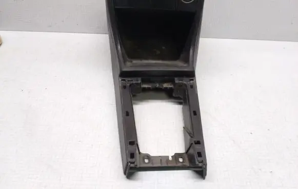 Volkswagen PASSAT B4 Center console 3A1863243A