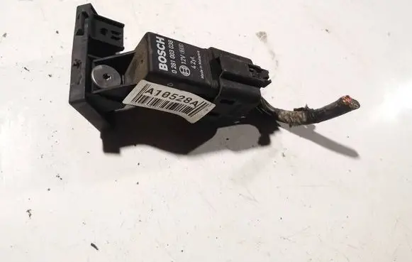 Skoda Octavia Mk2 (1Z) Glow plug pre-heat relay 0281003038