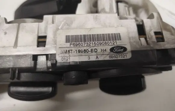 Ford Focus C-MAX Climate control unit 3M5T19980BD 69607321