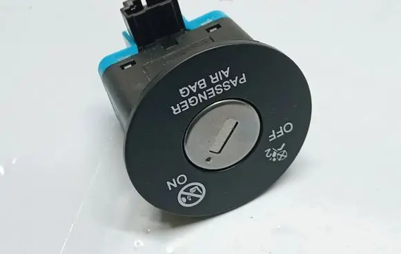 Hyundai i30 Passenger airbag on/off switch 