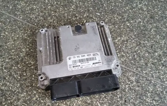 Opel Insignia A Engine control unit/module 55585024 0281018769