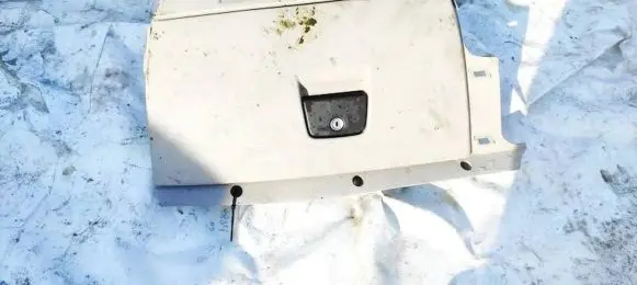 Volvo V50 Glove box 8626141 3865