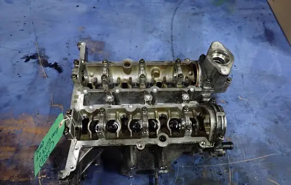 Ford Focus Engine head pbcm5g-6090