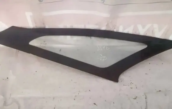 Honda Civic IX Rear side window