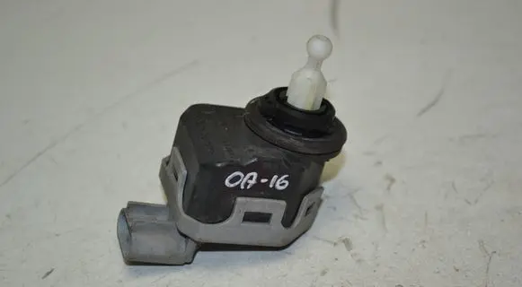Opel Astra G Headlight level adjustment motor 90590665