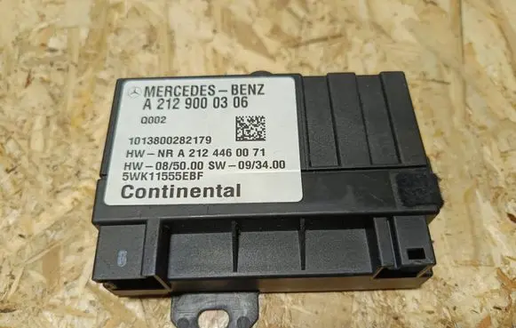 Mercedes-Benz C W204 Fuel injection pump control unit/module A2129000306 5WK11555EBF A2124460071