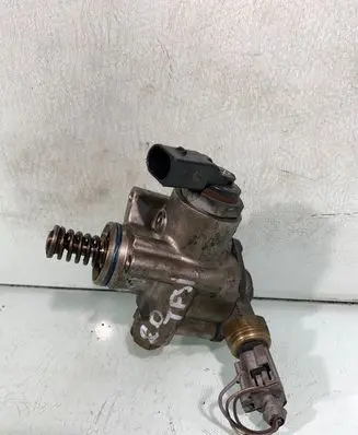 Audi A4 S4 B8 8K Fuel injection high pressure pump