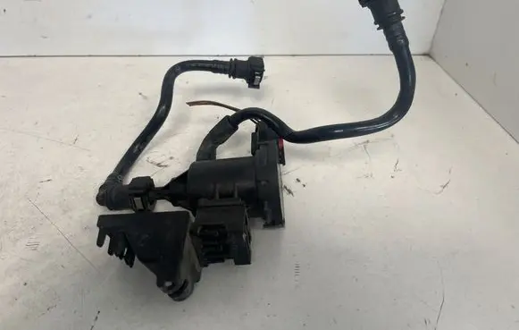Mercedes-Benz C W205 Vacuum valve A0014760532
