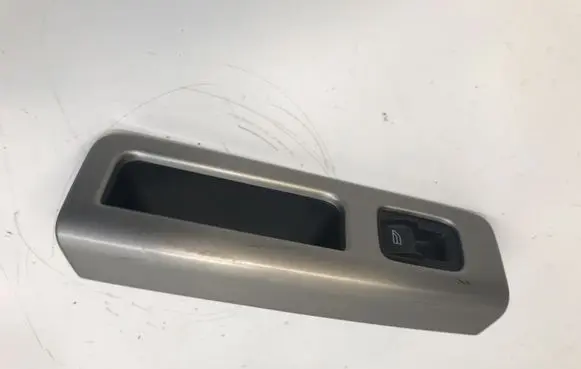 Volvo V50 Electric window control switch 01105070500058