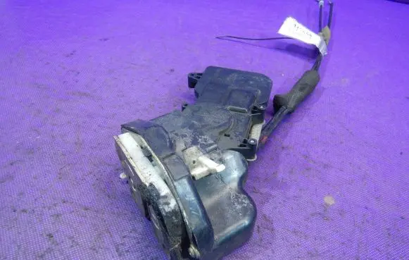 Mazda 626 Rear door lock