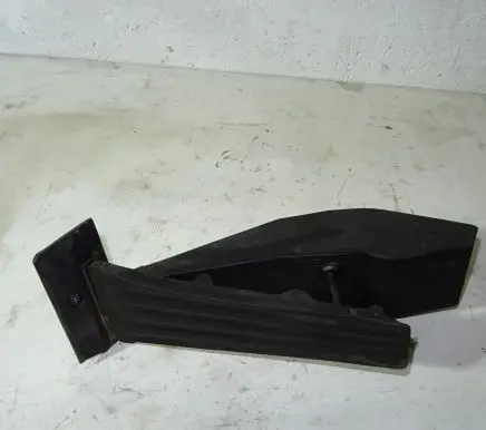 BMW X3 E83 Accelerator throttle pedal 6772646