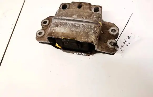 Volkswagen Tiguan Engine mount bracket 1k0199555