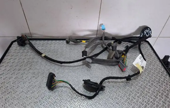 Volvo S60 Front door wiring loom 31275435