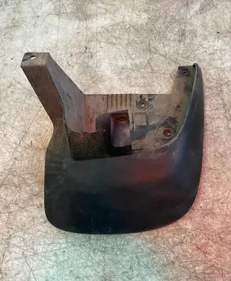 Mitsubishi L200 Front mudguard 