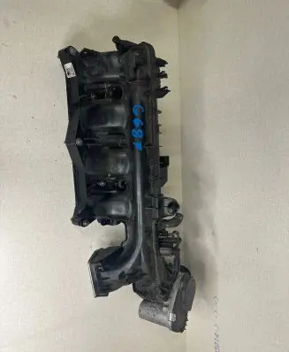 Mercedes-Benz CLA C117 X117 W117 Intake manifold A2700901037