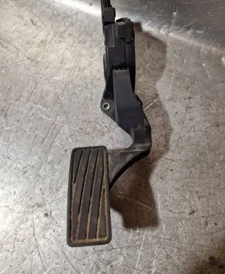 Suzuki SX4 Accelerator throttle pedal 4940079J91 2215003 00907101