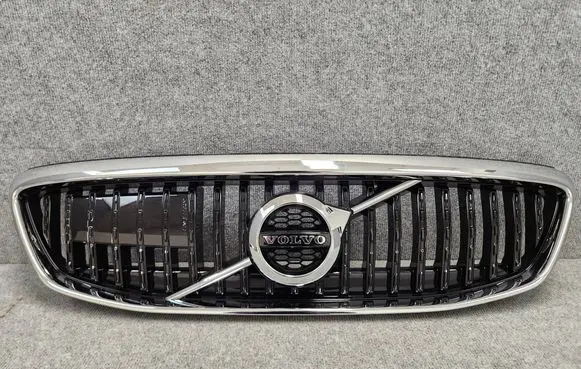 Volvo V40 Cross country Front bumper upper radiator grill 31425338SCZ 31425338