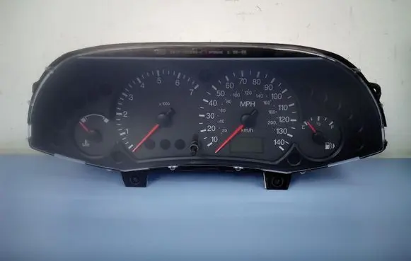 Ford Focus Speedometer (instrument cluster) 98AP10B885AA