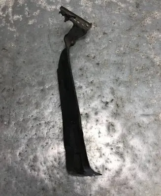 Audi A4 S4 B8 8K Fender mounting bracket 8K0821136J