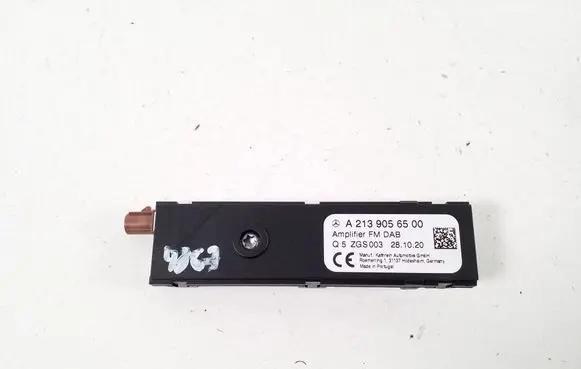Mercedes-Benz A W177 Aerial antenna amplifier A2139056500