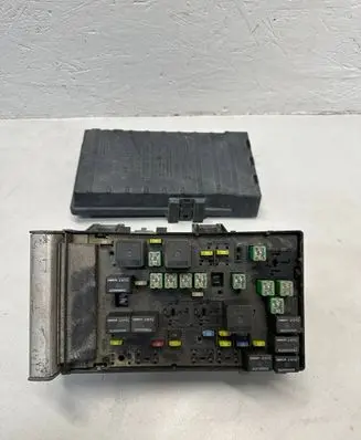 Chrysler Grand Voyager IV Fuse module 05144579AC T079500208 E07905