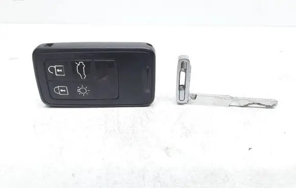 Volvo V70 Ignition key/card 8676873