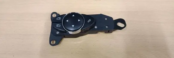 Mercedes-Benz E W211 Wing mirror switch 2118208510 03211011