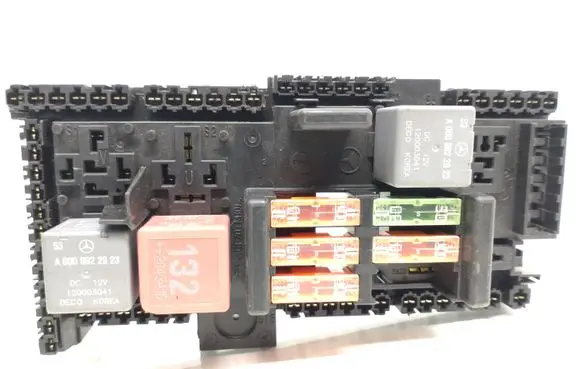 Mercedes-Benz EQC Fuse module A2139068801 A0009822923